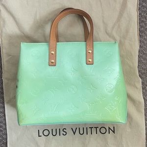 Louis Vuitton Peppermint Vernis Reade PM Bag